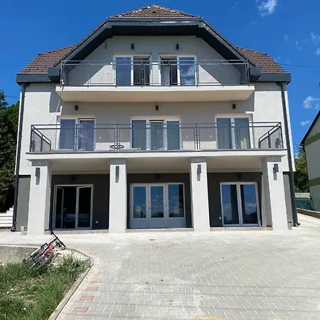 Balkon Apartmanhaz Panzio Отель типа 