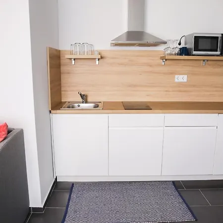 Couette-café Balkon Apartmanhaz Panzio 3*