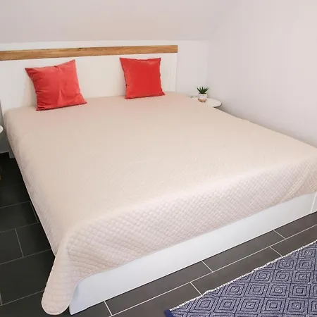 Balkon Apartmanhaz Panzio 3*