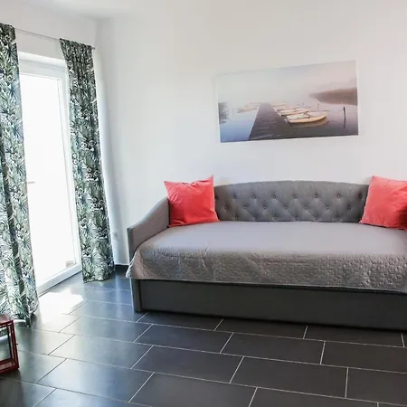 Couette-café Balkon Apartmanhaz Panzio