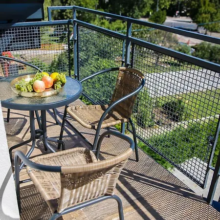 Couette-café Balkon Apartmanhaz Panzio