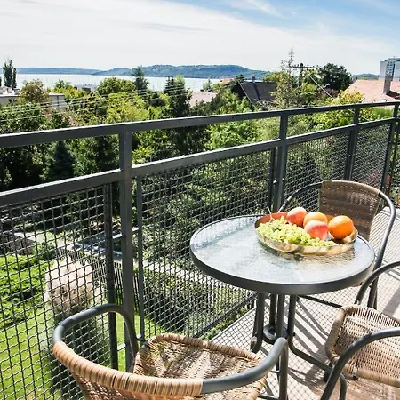 Balkon Apartmanhaz Panzio Bed & Breakfast