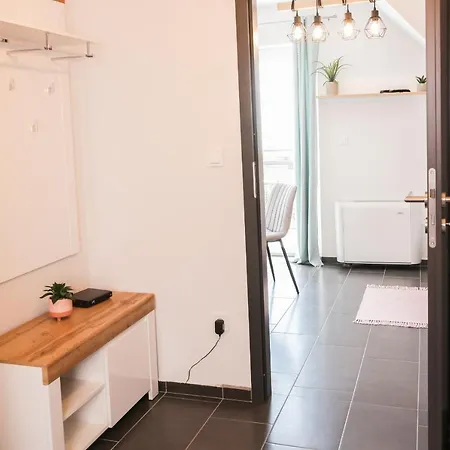 Balkon Apartmanhaz Panzio Couette-café 3*