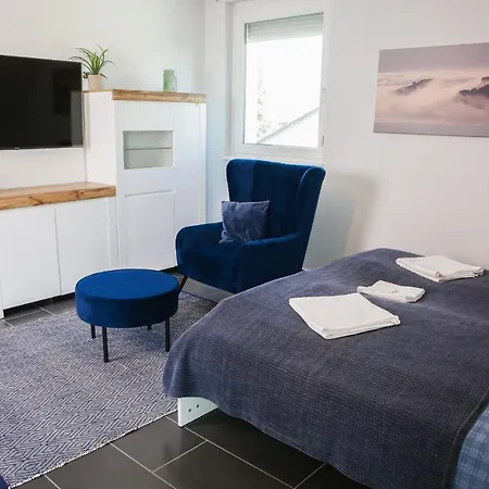 Balkon Apartmanhaz Panzio * Балатонфюред