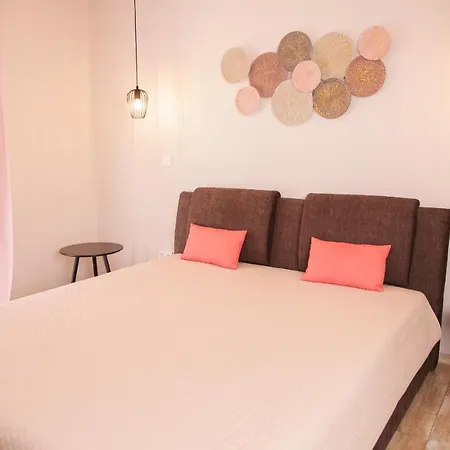 Balkon Apartmanhaz Panzio Bed & Breakfast Balatonfured