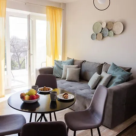 Balkon Apartmanhaz Panzio Bed & Breakfast