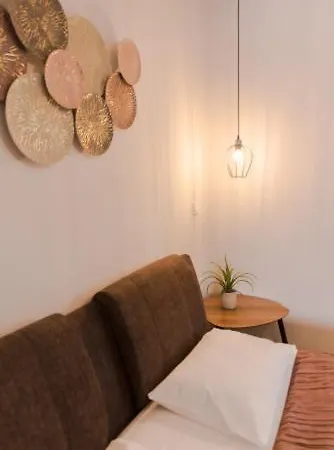 Bed & Breakfast Balkon Apartmanhaz Panzio Balatonfured
