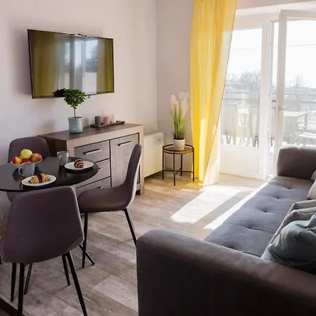 Balkon Apartmanhaz Panzio Balatonfured