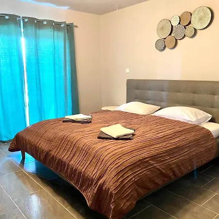 Balkon Apartmanhaz Panzio Balatonfured