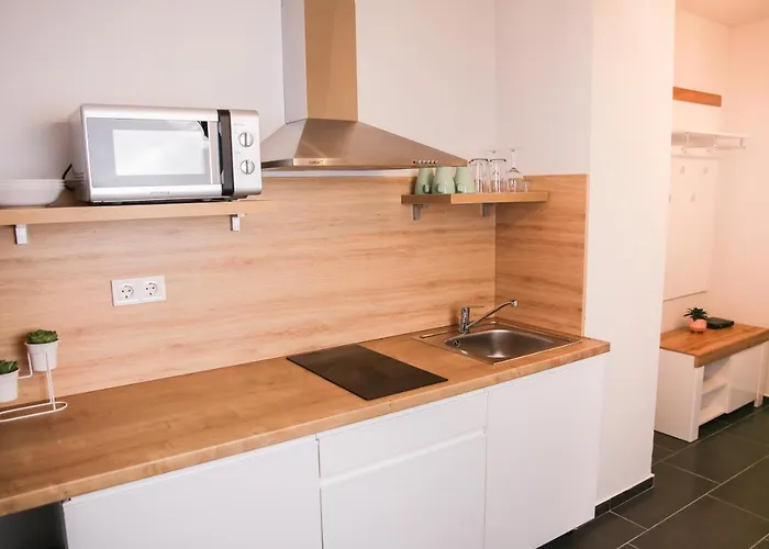 Balkon Apartmanhaz Panzio Couette-café