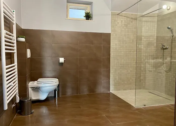 Balkon Apartmanhaz Panzio 3*